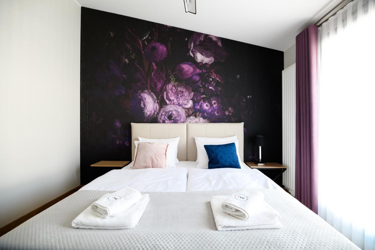 Aparthotel Inspire Miodova Residence Краков Экстерьер фото