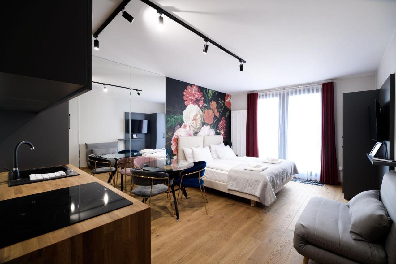 Aparthotel Inspire Miodova Residence Краков Экстерьер фото