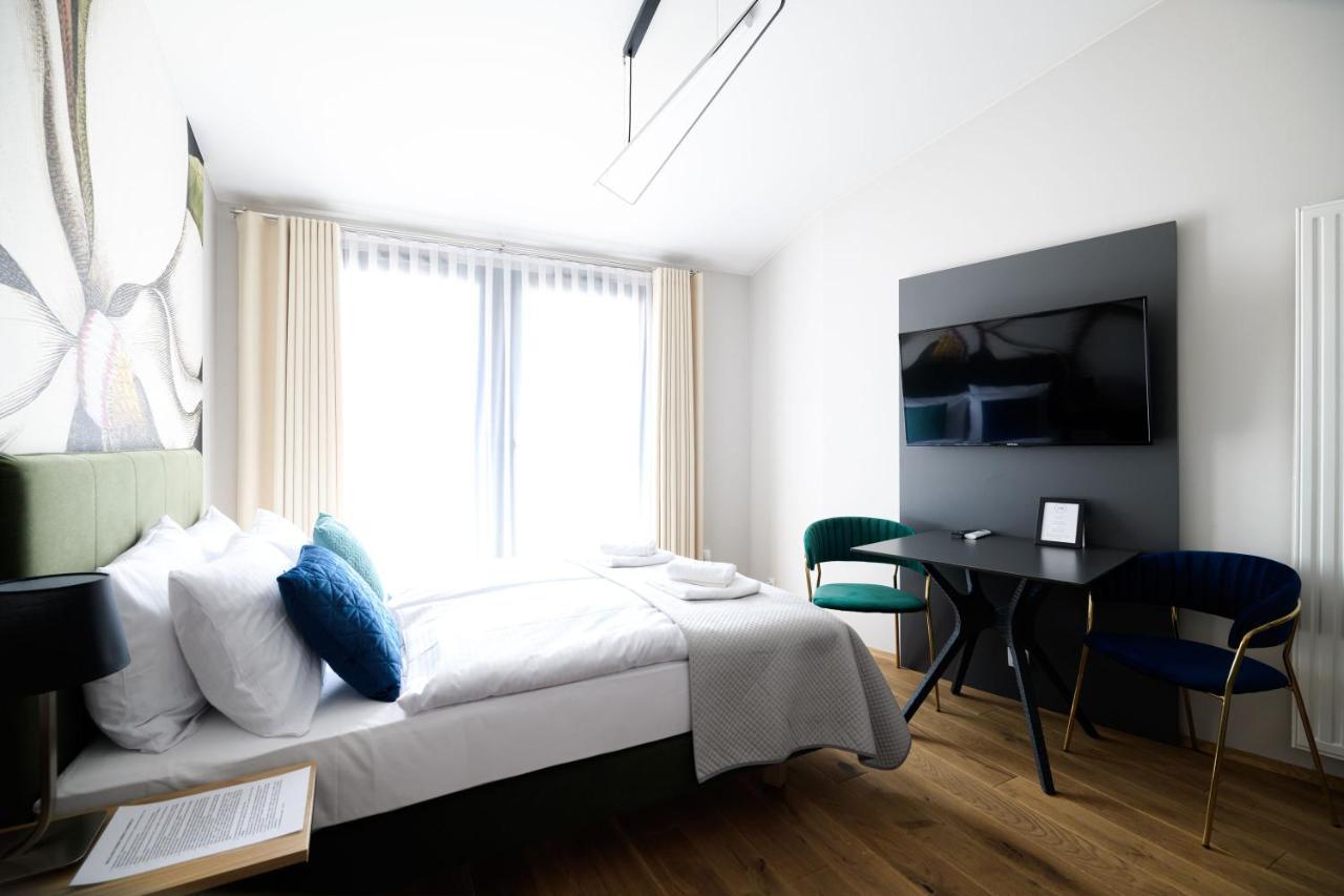 Aparthotel Inspire Miodova Residence Краков Экстерьер фото
